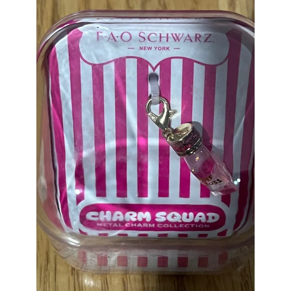FAO Schwarz Charm Squad Kiss Gloss Lip Gloss Metal Charm Pink Gold Tone NEW